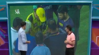 Rinku Singh Gets Autograph From MS Dhoni After KKR Beat CSK at Chepauk in IPL 2023 Match; WATCH Viral VIDEO