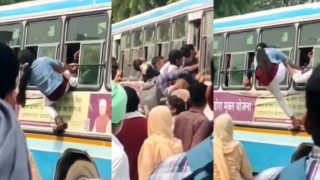 Ladki Ka Video: ठसाठस भरी बस में भी सीट पा गई लड़की, तरीका देख फटी रह गईं यात्रियों की आंखें