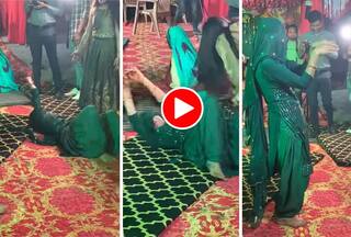 Bhabhi Ka Dance: म्यूजिक बजते ही स्टेज पर कूद गईं भाभीजी, फिर ऐसा नागिन डांस किया कभी भूल नहीं पाएंगे- देखें वीडियो