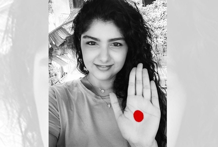 Instagram Apologizes for Censoring Menstruation, Rupi Kaur Celebrates Major  Win for Women