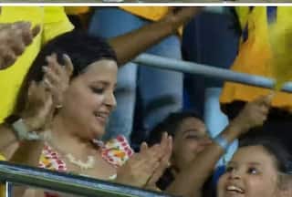 WATCH: MS Dhoni के शानदार छक्के पर Ziva के क्यूट रिएक्शन ने जीता फैंस का दिल