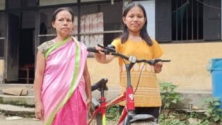 Assam board result 2023: 16 किमी साइकिल चलाकर स्कूल जाती थी, 10वीं में चौथा स्थान हासिल किया