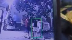 Viral Meerut Video: पुलिसवालों को चप्पलों से पीट रहे क्रिकेटरों का वीडियो वायरल, घटना ने लिया नया मोड़- देखें वीडियो