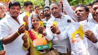 Karnataka CM Pick: Siddaramaiah's Supporters Break Into Celebration Ahead Of Official Announcement