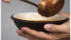 हल्दी-दूध समेत इन 5 चीजों को कभी न दें उधार, घर में आ सकती है कंगाली