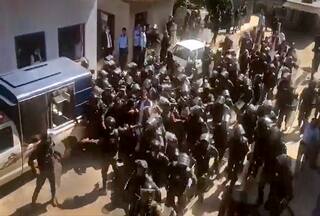 Imran Khan   s Supporters Attack PM Shehbaz Sharif   s Lahore House