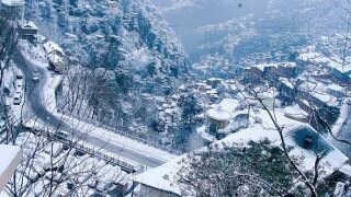 लाहौल और स्पीति में जोरदार बर्फबारी, 5 टूरिस्ट रेस्क्यू, फंस गई थी 500 गाड़ियां