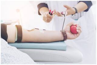 World Blood Donor Day: कौन कर सकता है ब्लड डोनेट और कौन नहीं, क्या आपको है पता?