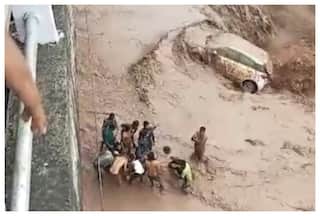 देशभर में आफत की बारिश; हरियाणा, हिमाचल और असम के कई जिलों में बाढ़, पानी में बहे वाहन