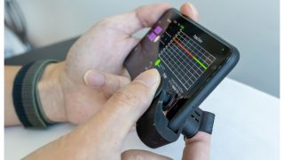 New Low-Cost Clip Can Monitor BP Using Your Smartphone's Camera