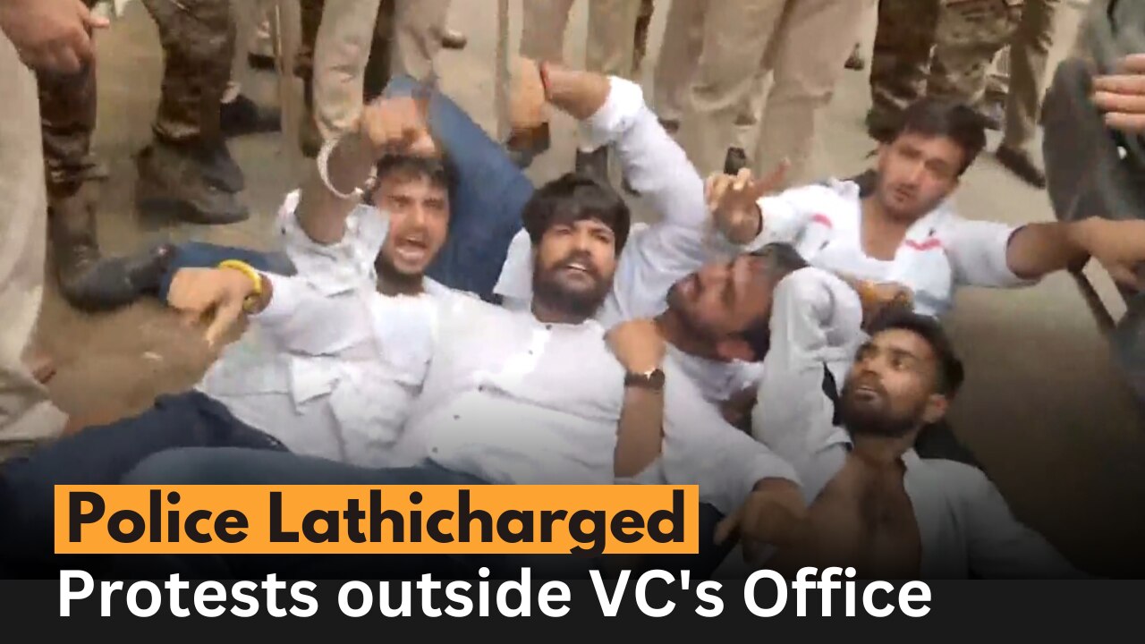 Police Lathicharge at RU over protest