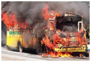 School Bus Accident: महाराष्ट्र में स्कूल बस में लगी आग, बाल-बाल बचे बच्चे