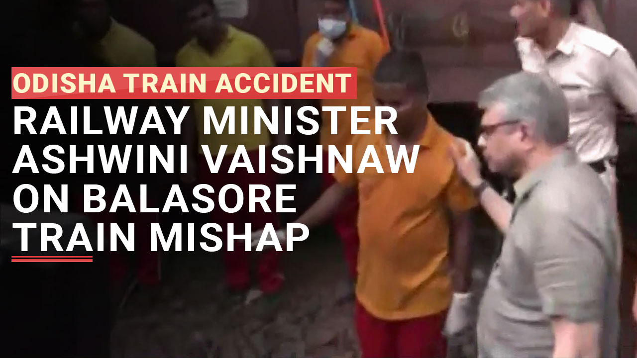 Odisha Train Accident: Union Railway Minister Ashwini Vaishnaw Reaches And Inspects The Incident Spot, Says 'Our Focus Is On Rescue'