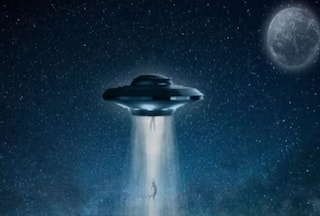 पूर्व खुफिया अधिकारी का दावा, 'अमेरिका के पास कई रहस्‍यमय गैर-इंसानी UFO एयरक्राफ्ट'