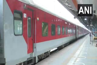Indian Railway Rules: अगर ट्रेन छूट जाए तो क्या आप उसी टिकट पर दूसरी ट्रेन में यात्रा कर पाएंगे, यहां जानें- क्या हैं रेलवे के नियम?