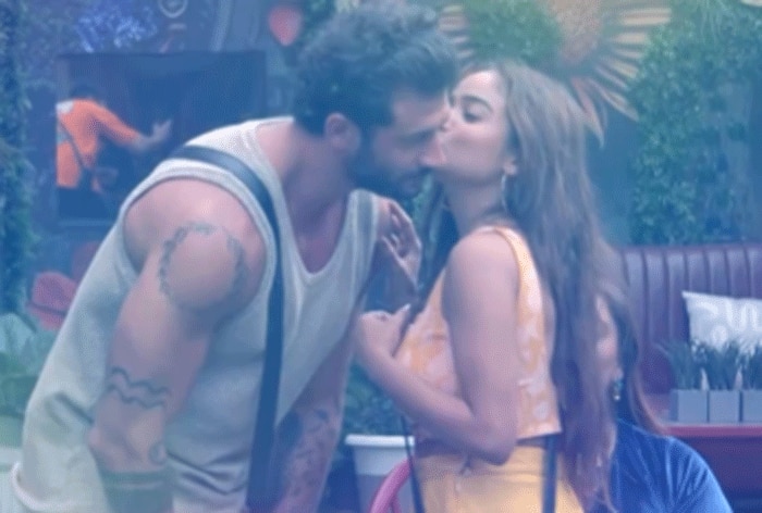 Bigg Boss Ott 2: मनीषा रानी के दिल में जागा जाद हदीद के लिए प्यार, कहा- I LOVE YOU