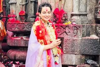 Kangana Ranaut Seeks Holy Blessings at Ancient Kamakhya Devi Temple, Watch