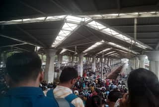Mumbai Local Train Commuters Stranded For Hours on Harbour Line; Details