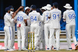 IND vs WI, 2nd Test: मोहम्मद सिराज के शानदार पांच विकेट हॉल के सामने 255 रन पर सिमटी विंडीज पारी