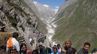 80 Devotees From Karnataka Stranded On The Way To Amarnath Cave