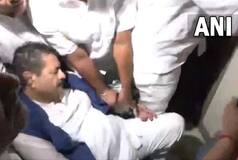 कर्नाटक विधानसभा के बाहर हंगामे के बीच विरोध प्रदर्शन कर रहे BJP MLA बसनगौड़ा पाटिल यतनाल हुए बेहोश