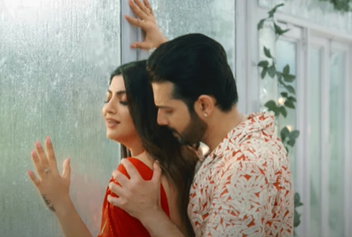 बारिश में भीगकर दो दिल एक जान हुए शरद मल्होत्रा- आकांक्षा पुरी, बताया कैसी हैं किसर?