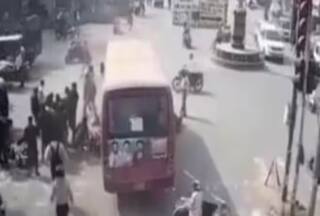 OMG! दस रुपये के लिए कडंक्टर ने सवारी को चलती बस से दिया धक्का, पहिए से कुचलकर मौत