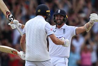 ENG vs AUS: हैरी ब्रूक और क्रिस वोक्स ने बल्ले से किया कमाल, इंग्लैंड ने तीसरे टेस्ट में ऑस्ट्रेलिया को 3 विकेट से हराया