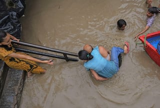 Delhi Flood Alert: 10 Schools In Civil Lines Zone, 7 In Shahdara To Remain Closed Tomorrow, Says MCD
