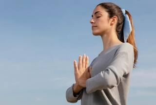 Food And Mood: 8 Essential Nutrients to Improve Mental-Well Being