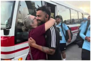 WATCH VIDEO: विराट कोहली ने पूरा किया इस कैरेबियाई खिलाड़ी की मां का सपना, मुलाकात के बाद गले भी मिला