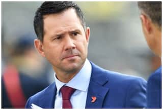 Watch Video: इंग्लैंड के दर्शकों ने की बदतमीजी की हदें की पार, रिकी पोंटिंग के ऊपर फेंका अंगूर