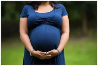 क्या मेनोपॉज के बाद कराया जा सकता है IVF ? डॉक्टर से जानें