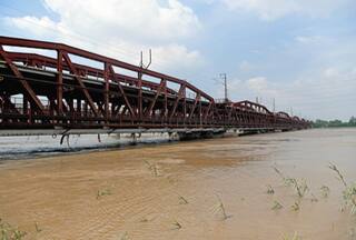 Delhi Braces for Possible Flooding as Yamuna River Breaches Danger Mark