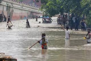 Delhi Govrernment Announces Camps For Those Who Lost Aadhaar & Other Docs In Delhi Floods