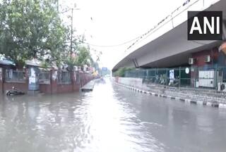 दिल्ली के द्वारका में पानी से भरे गड्ढे में डूबने से तीन युवकों की मौत, फुटबॉल खेलकर लौट रहे थे घर