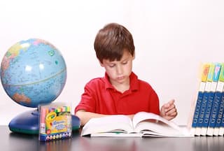 Feng Shui Tips: बच्चे का पढ़ाई में नहीं लगता मन तो स्टडी रूम में जरूर रखें ये सामान, उज्जवल हो सकता है भविष्य