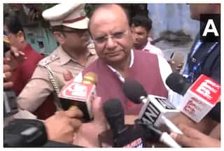 Flood in Delhi: दिल्ली में बाढ़ के लिए जिम्मेदार कौन, LG ने बताई असली वजह