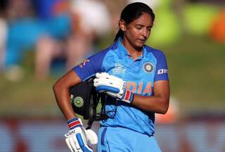 स्टंप पर बैट मारना भारतीय कप्तान हरमनप्रीत कौर को पड़ा महंगा, ICC ने काटी 75% मैच फीस