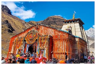 केदारनाथ मंदिर में मोबाइल फोन ले जाने पर पाबंदी, नियमों का पालन न करने पर होगी सख्त कार्रवाई