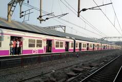 Mumbai Local Train Services Affected Due To Signal Failure Between Kalyan, Kurla Stations, Passengers Express Concern