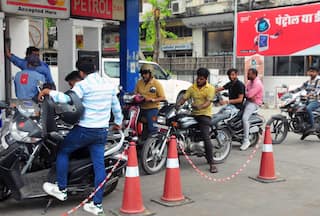 Petrol Price Slashed by 49 Paise in Maharashtra: Check Fuel Rates in Delhi, Kolkata, Other Cities