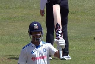 Watch Video: यशस्वी जायसवाल ने रचा इतिहास, अपने डेब्यू टेस्ट में शतक जड़ने वाले तीसरे भारतीय ओपनर बने