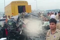 Caught On Cam: SUV-School Bus Head-On Collision On Delhi-Meerut Expressway, Children Among 6 Dead