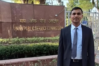 Inspiring Story Of Farmer's Son Who Overcame Father's Brutal Murder To Crack UPSC