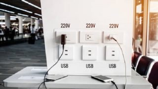BEWARE While Charging Phone In Public: Scammers Are Now Stealing Money Using USB Ports; Know About 'Juice Jacking'