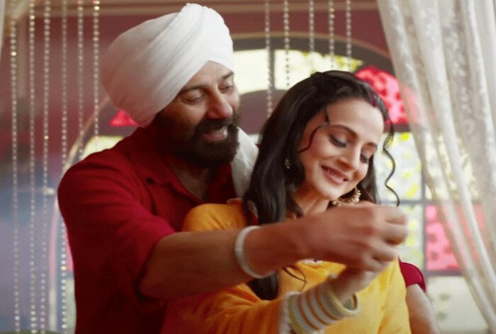 'अरे, उसे छोड़ दो!' सकीना ने 'तारा के भाई' को लगाया गले, चिल्लाए लोग Watch Video