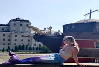 Meet Moss Green, An English Teacher Who Quit Her Job to Become a Mermaid