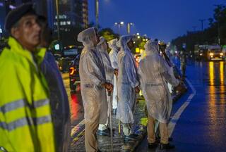 Mumbai Weather Update: Heavy Rains Lash City And Suburbs; IMD Issues Orange Alert, Predicts More Showers  In Next 24 Hours