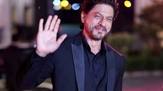Fan Asks Shah Rukh Khan If He Buys The Tickets For His Own Movies And He Has a Witty Reply, Obviously!